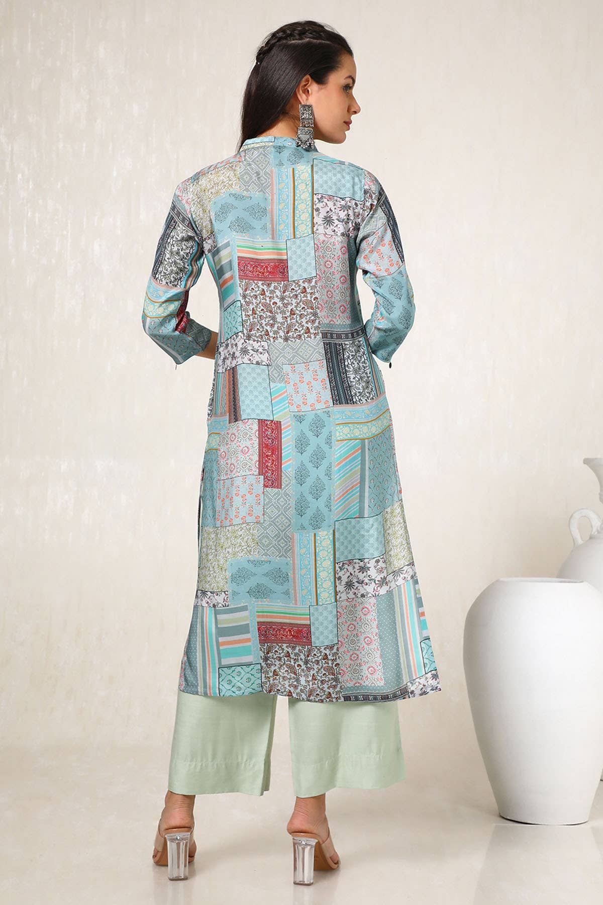 Powder Blue Viscose Muslin Ethnic Motifs Kurta With Tassels - Image 4