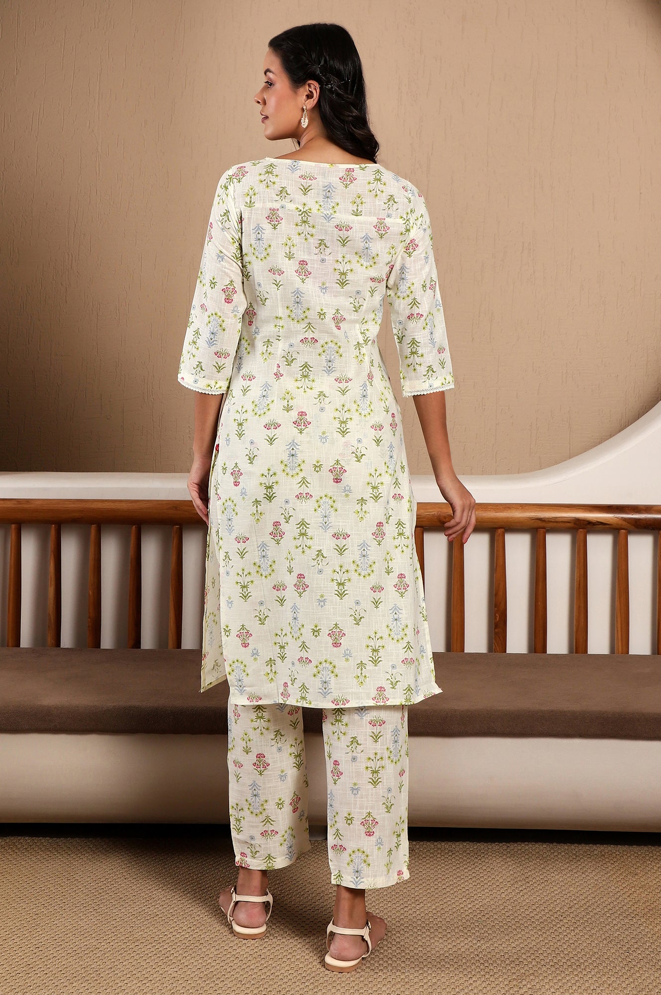 White Floral Printed Pure Cotton Straight Kurta and Pants Co-ord Set - Image 3